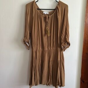Neutral tunic by Miou Muse